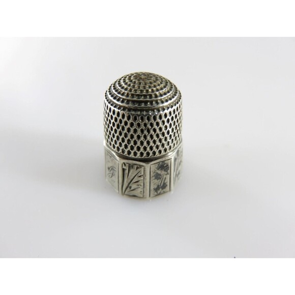 Antique Thimble Octagon Form F.A.B. Number 8 Sterling Silver Chamfered Decorated - Picture 3 of 7